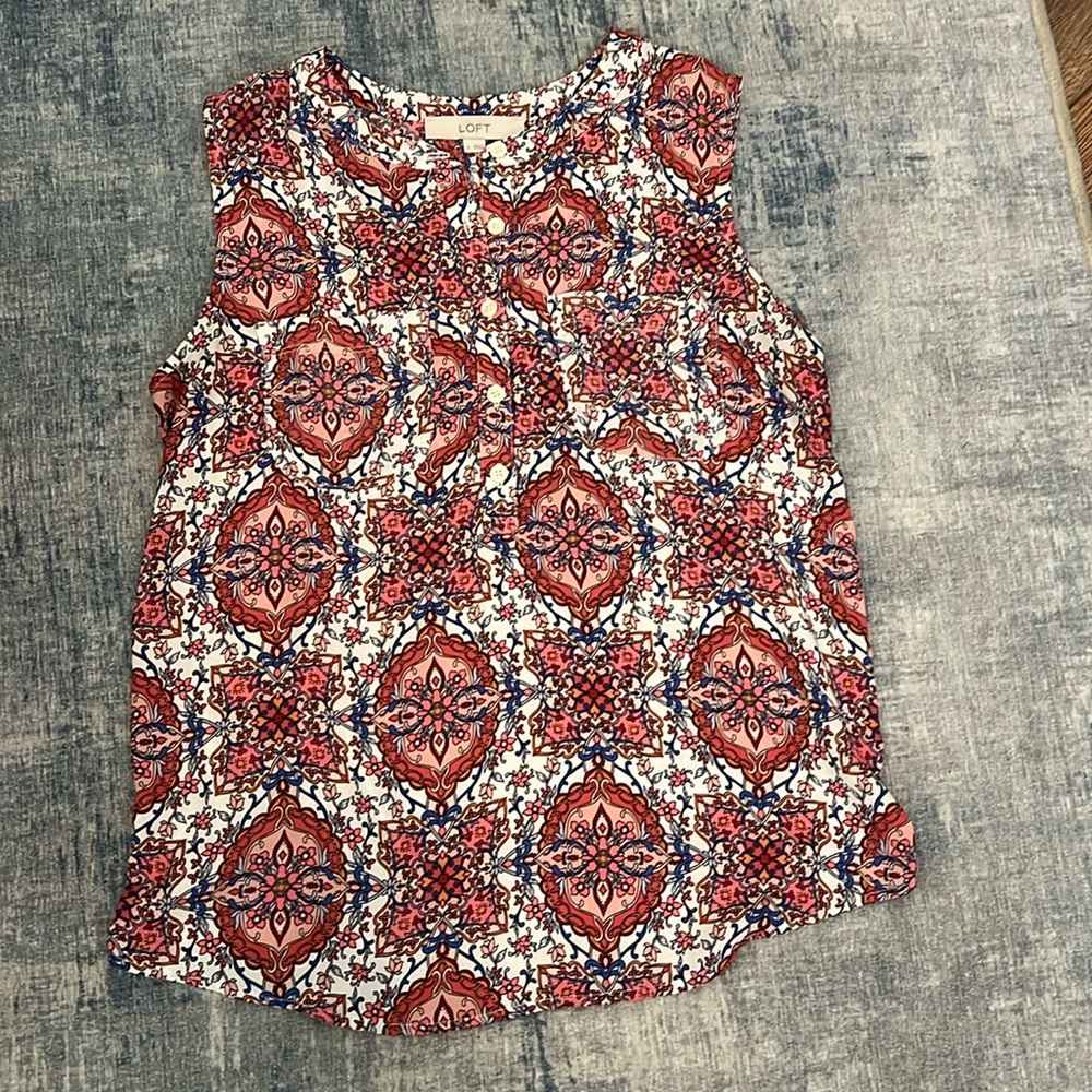 Loft sleeveless shirt 100% rayon small